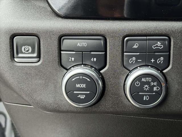 2025 GMC Sierra 1500 4WD Crew Cab Short Box SLT