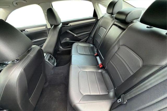 2022 Volkswagen Passat 2.0T SE