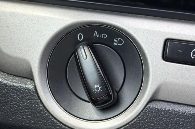 2022 Volkswagen Passat 2.0T SE