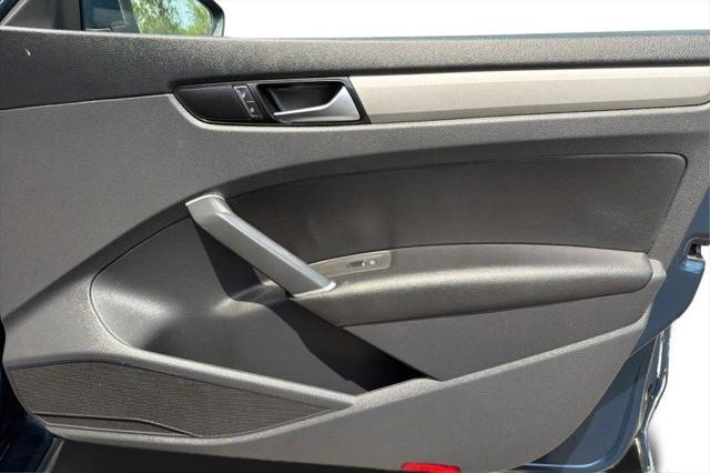 2022 Volkswagen Passat 2.0T SE