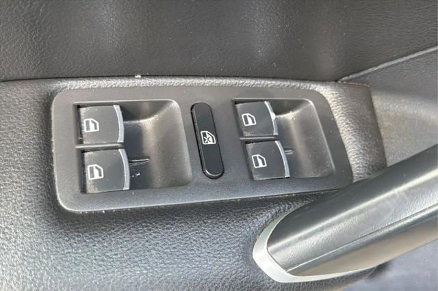 2022 Volkswagen Passat 2.0T SE