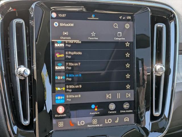 2025 Volvo XC40 B5 Plus Bright Theme