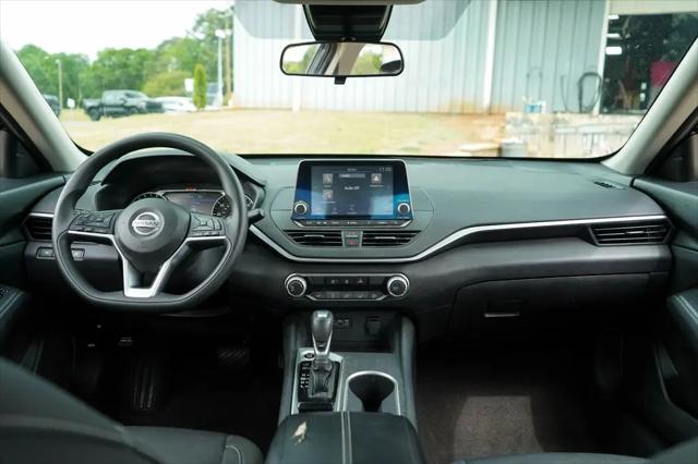 2022 Nissan Altima SV FWD