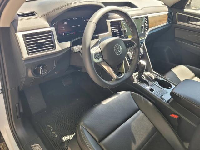 2022 Volkswagen Atlas 3.6L V6 SE w/Technology