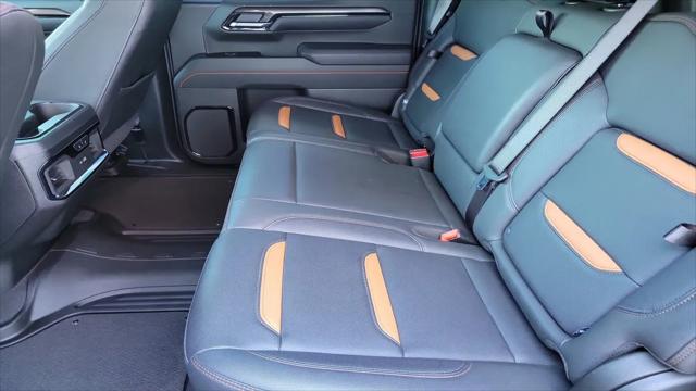 2025 GMC Sierra 1500 4WD Crew Cab Short Box AT4