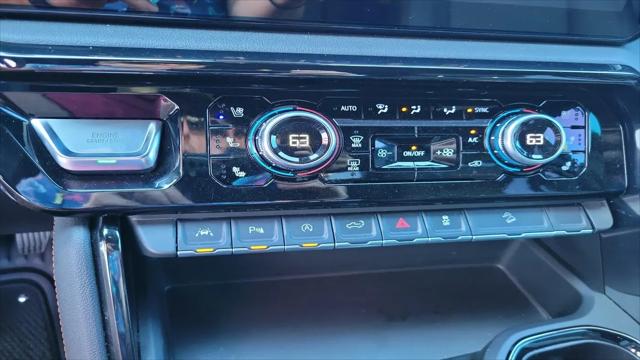 2025 GMC Sierra 1500 4WD Crew Cab Short Box AT4