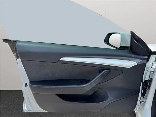 2021 Tesla Model 3 Standard Range Plus Rear-Wheel Drive