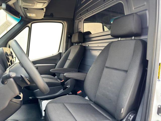 2023 Mercedes-Benz Sprinter 2500 High Roof 4-Cyl Diesel HO
