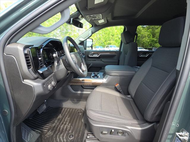 2026 Chevrolet Silverado 2500HD Crew Cab, Standard Bed, LT, 4WD