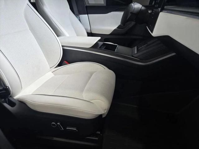 2023 Tesla Model X Plaid Tri Motor All-Wheel Drive