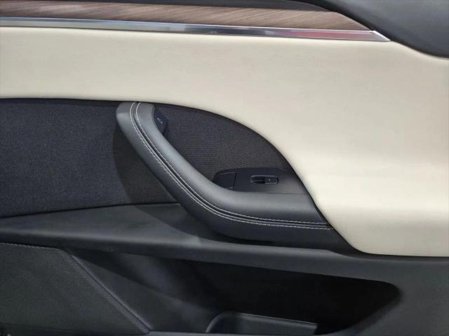 2023 Tesla Model X Standard Range