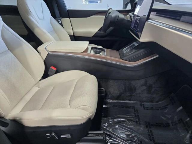2023 Tesla Model X Standard Range