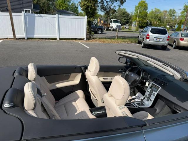 2011 Volvo C70 T5
