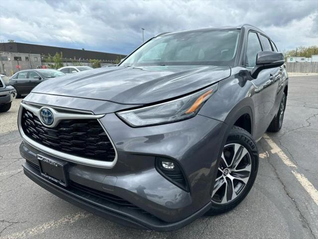 2022 Toyota Highlander Hybrid XLE for sale in Palatine, IL