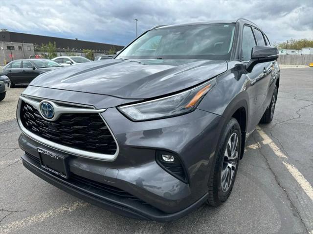 2022 Toyota Highlander Hybrid XLE