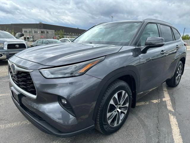 2022 Toyota Highlander Hybrid XLE