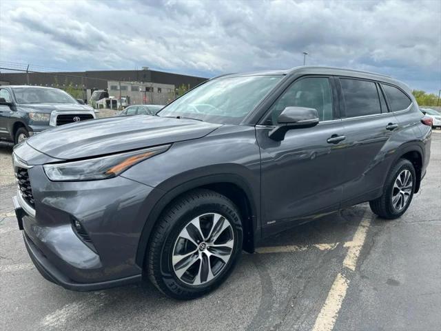 2022 Toyota Highlander Hybrid XLE