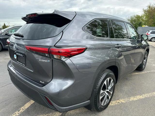 2022 Toyota Highlander Hybrid XLE