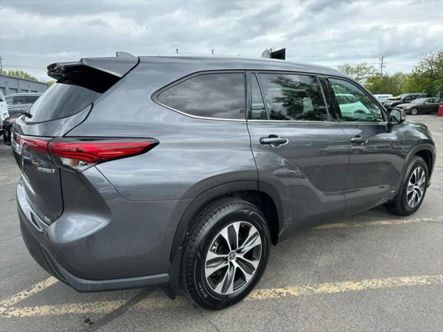 2022 Toyota Highlander Hybrid XLE