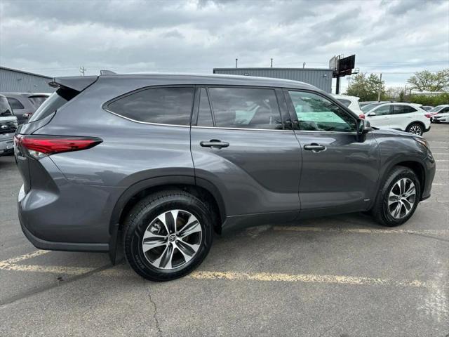 2022 Toyota Highlander Hybrid XLE