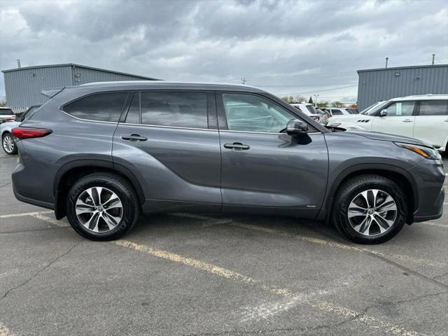2022 Toyota Highlander Hybrid XLE