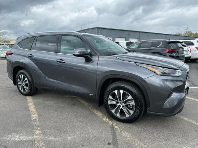 2022 Toyota Highlander Hybrid XLE