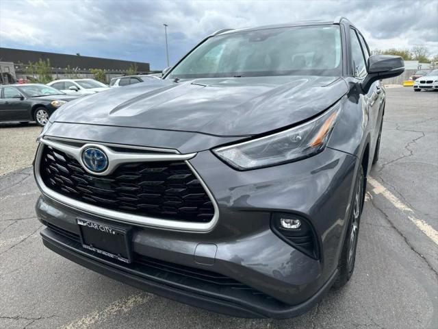 2022 Toyota Highlander Hybrid XLE