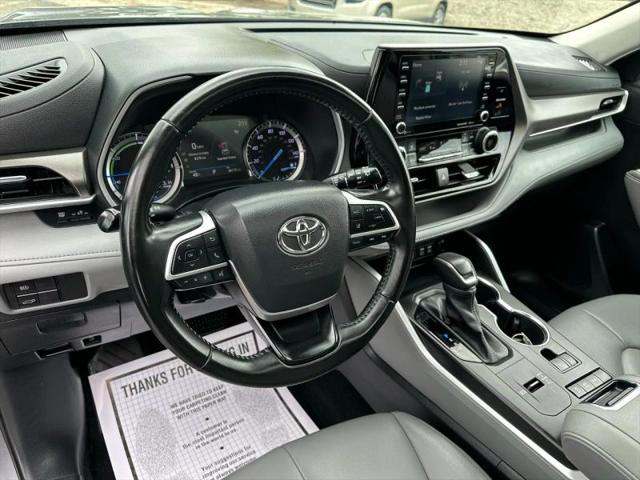2022 Toyota Highlander Hybrid XLE