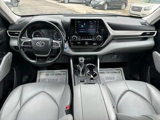 2022 Toyota Highlander Hybrid XLE