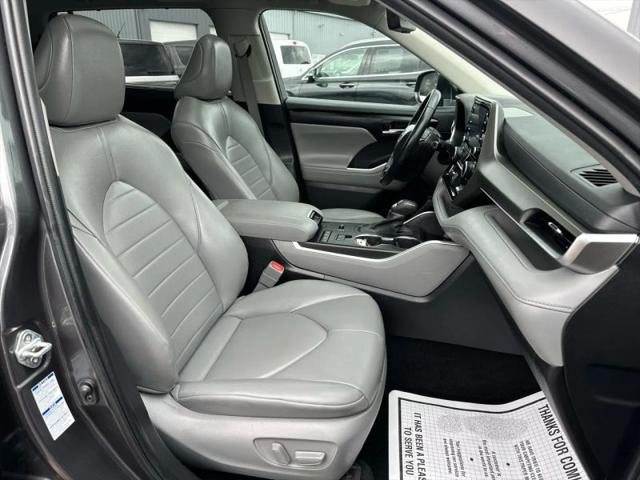 2022 Toyota Highlander Hybrid XLE