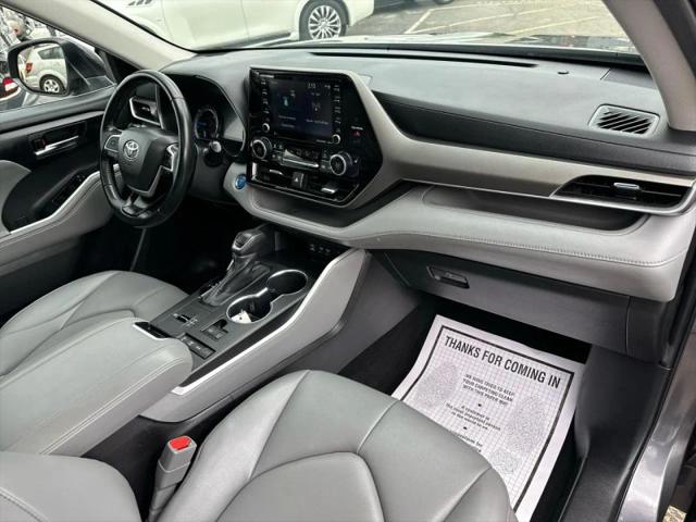 2022 Toyota Highlander Hybrid XLE