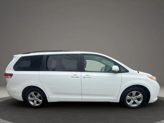 2014 Toyota Sienna LE V6 7 Passenger Mobility