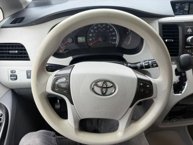 2014 Toyota Sienna LE V6 7 Passenger Mobility