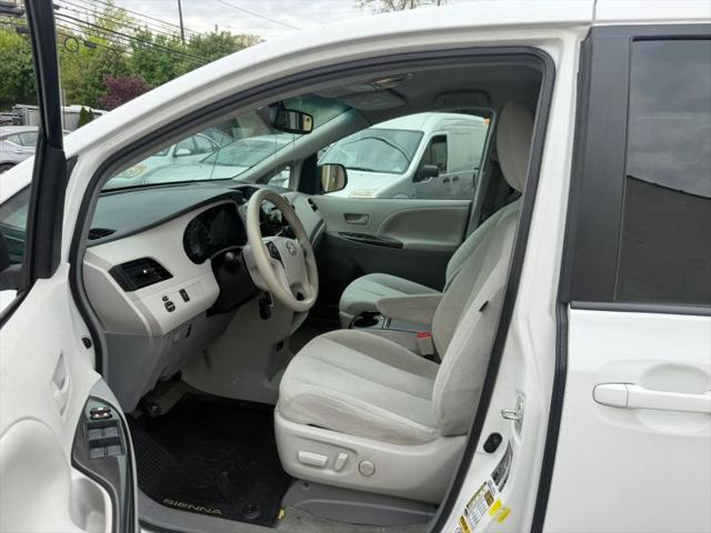 2014 Toyota Sienna LE V6 7 Passenger Mobility