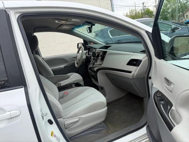 2014 Toyota Sienna LE V6 7 Passenger Mobility