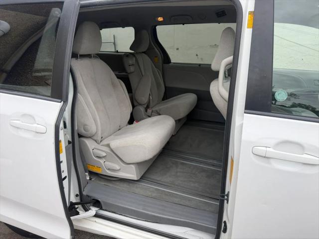 2014 Toyota Sienna LE V6 7 Passenger Mobility