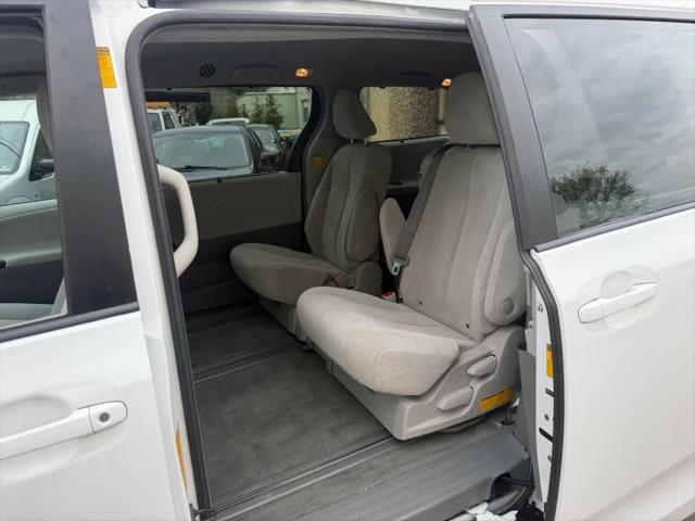 2014 Toyota Sienna LE V6 7 Passenger Mobility