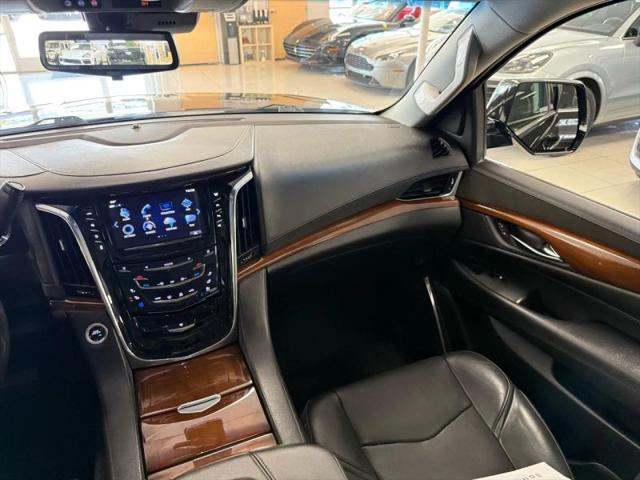 2018 Cadillac Escalade Luxury
