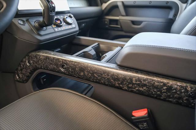 2026 Land Rover Defender P635 OCTA