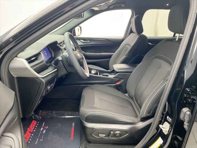 2024 Jeep Grand Cherokee Laredo 4x4