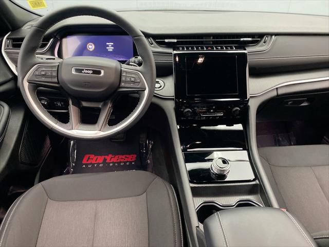 2024 Jeep Grand Cherokee Laredo 4x4