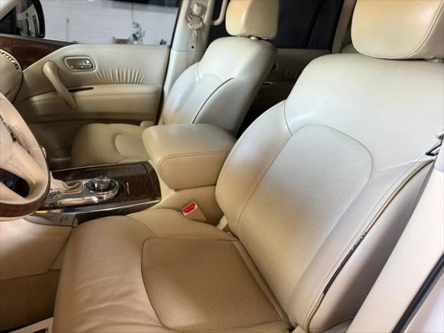 2015 INFINITI QX80 Standard