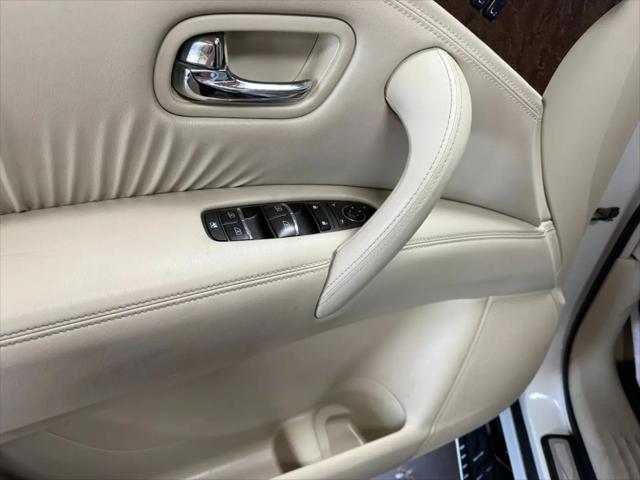 2015 INFINITI QX80 Standard