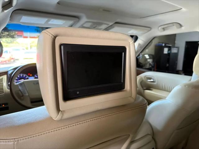 2015 INFINITI QX80 Standard