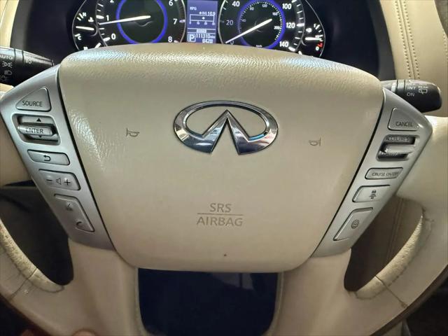 2015 INFINITI QX80 Standard