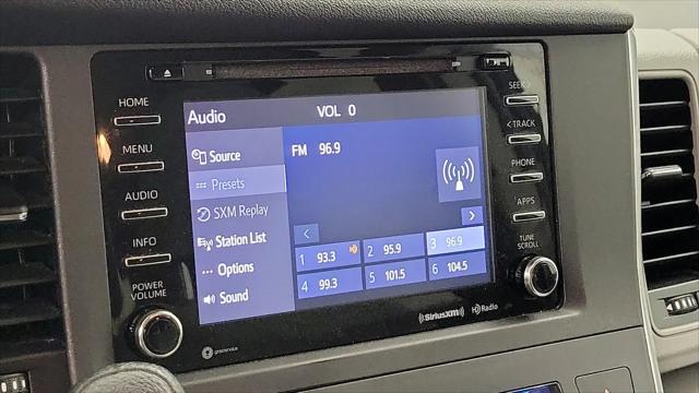2018 Toyota Sienna LE 8 Passenger