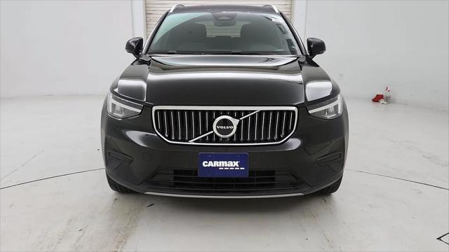 2025 Volvo XC40 B5 Core Bright Theme