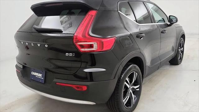 2025 Volvo XC40 B5 Core Bright Theme
