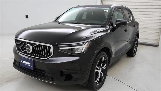 2025 Volvo XC40 B5 Core Bright Theme