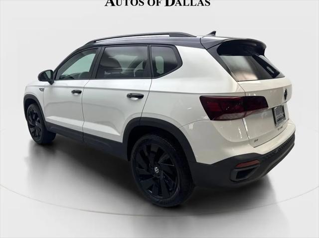 2024 Volkswagen Taos 1.5T SE Black